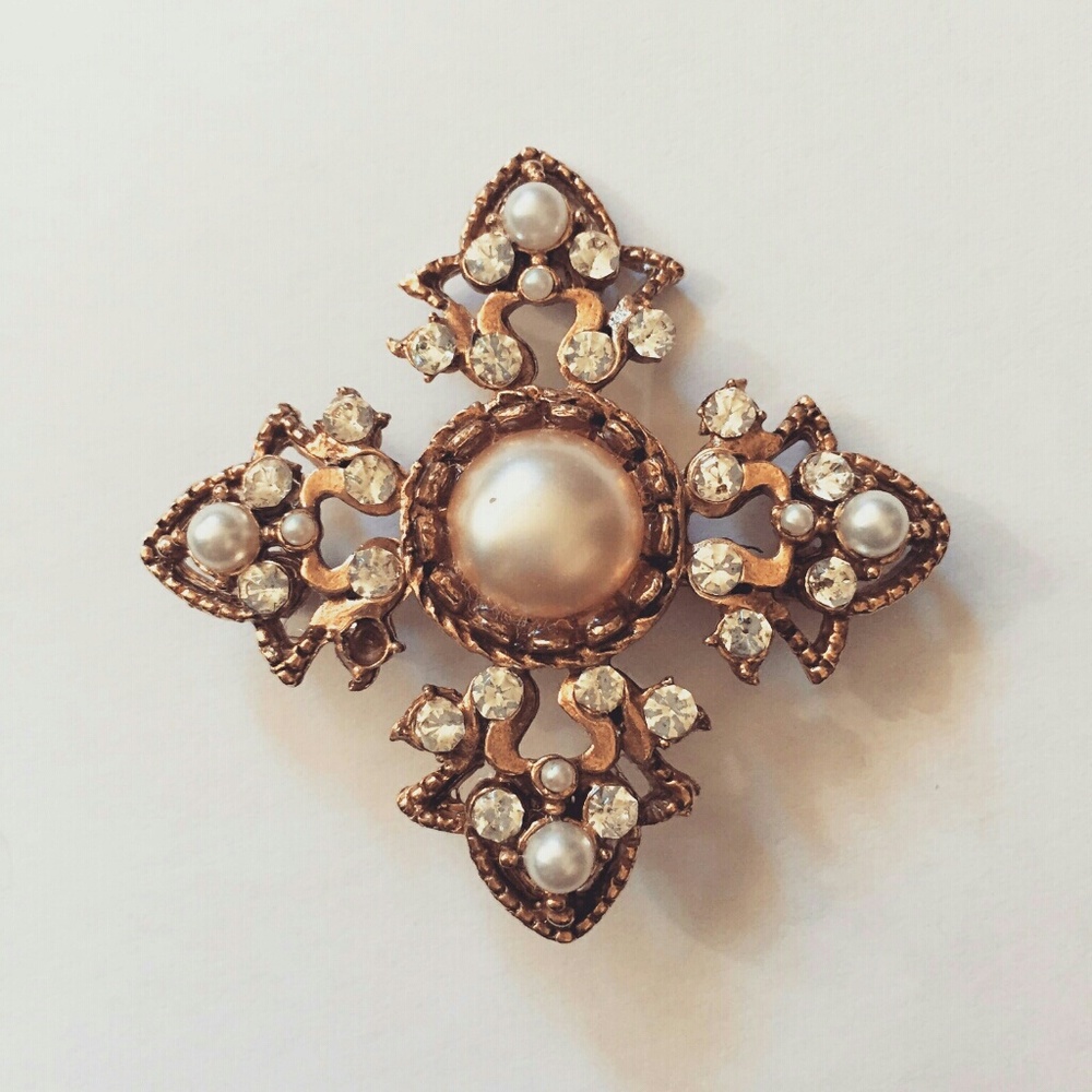Vintage gem encrusted brooch
